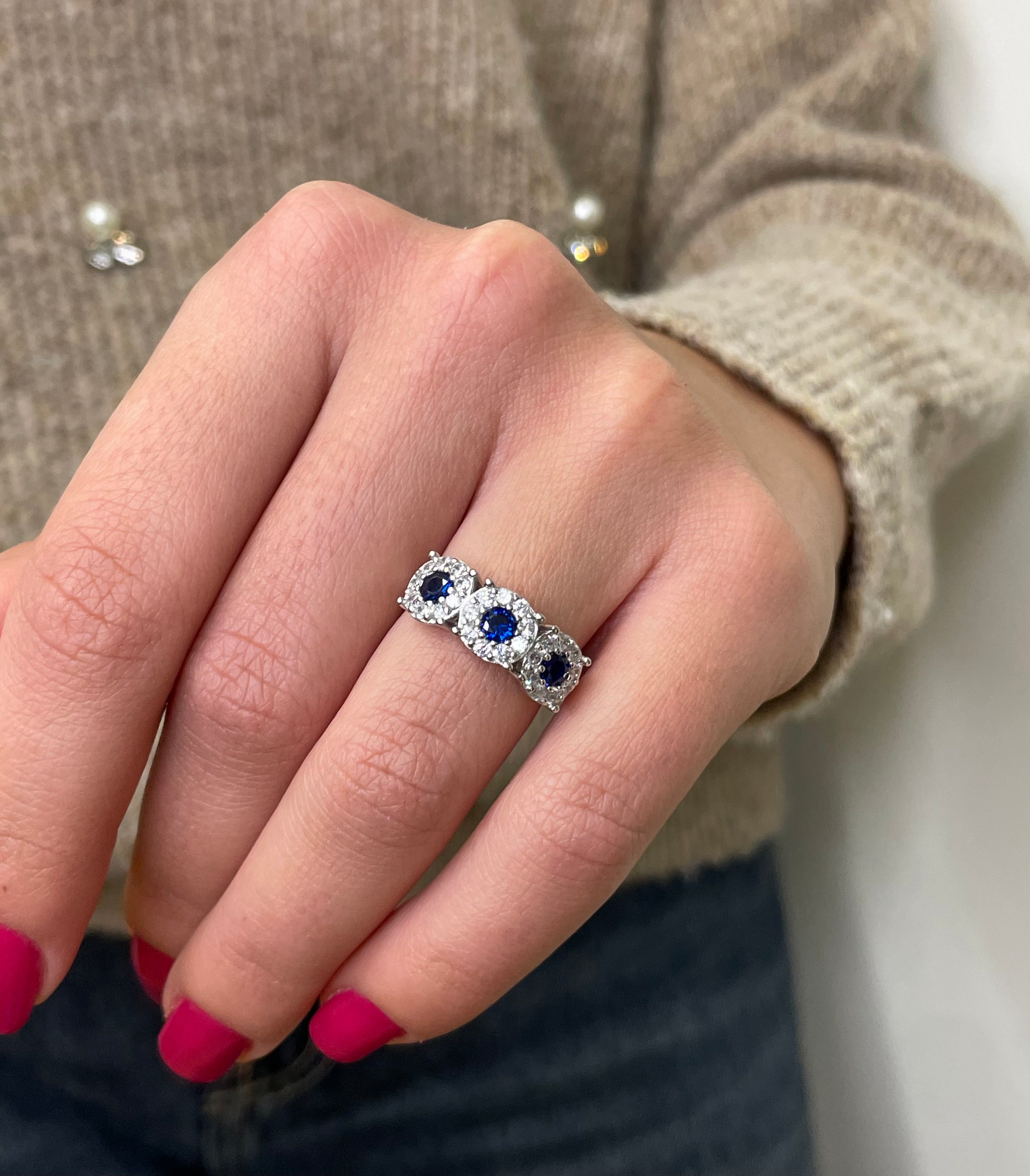 Anello Trilogy a fiore con pietre colore e moissanite