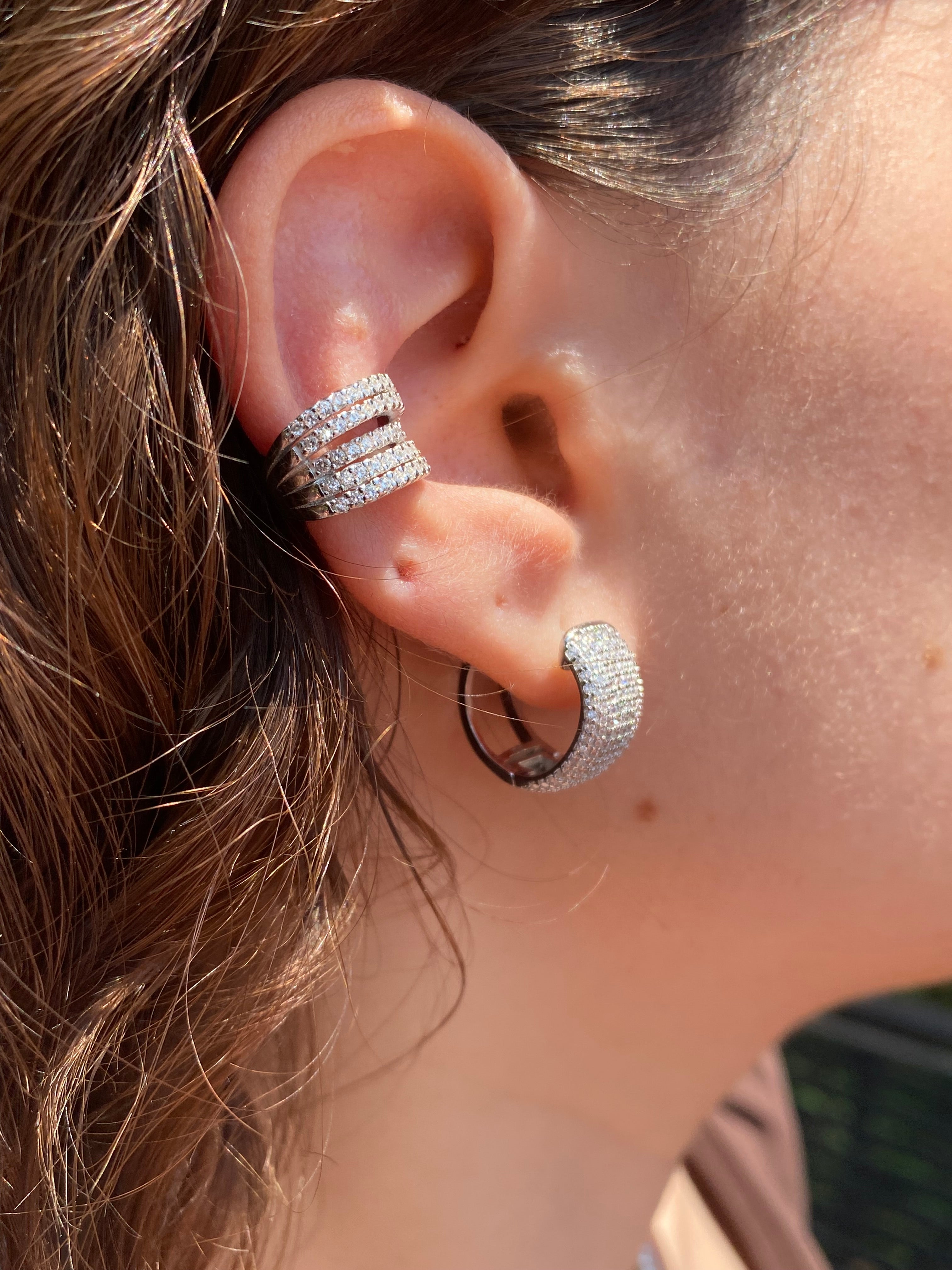 Orecchini con pavé luminoso