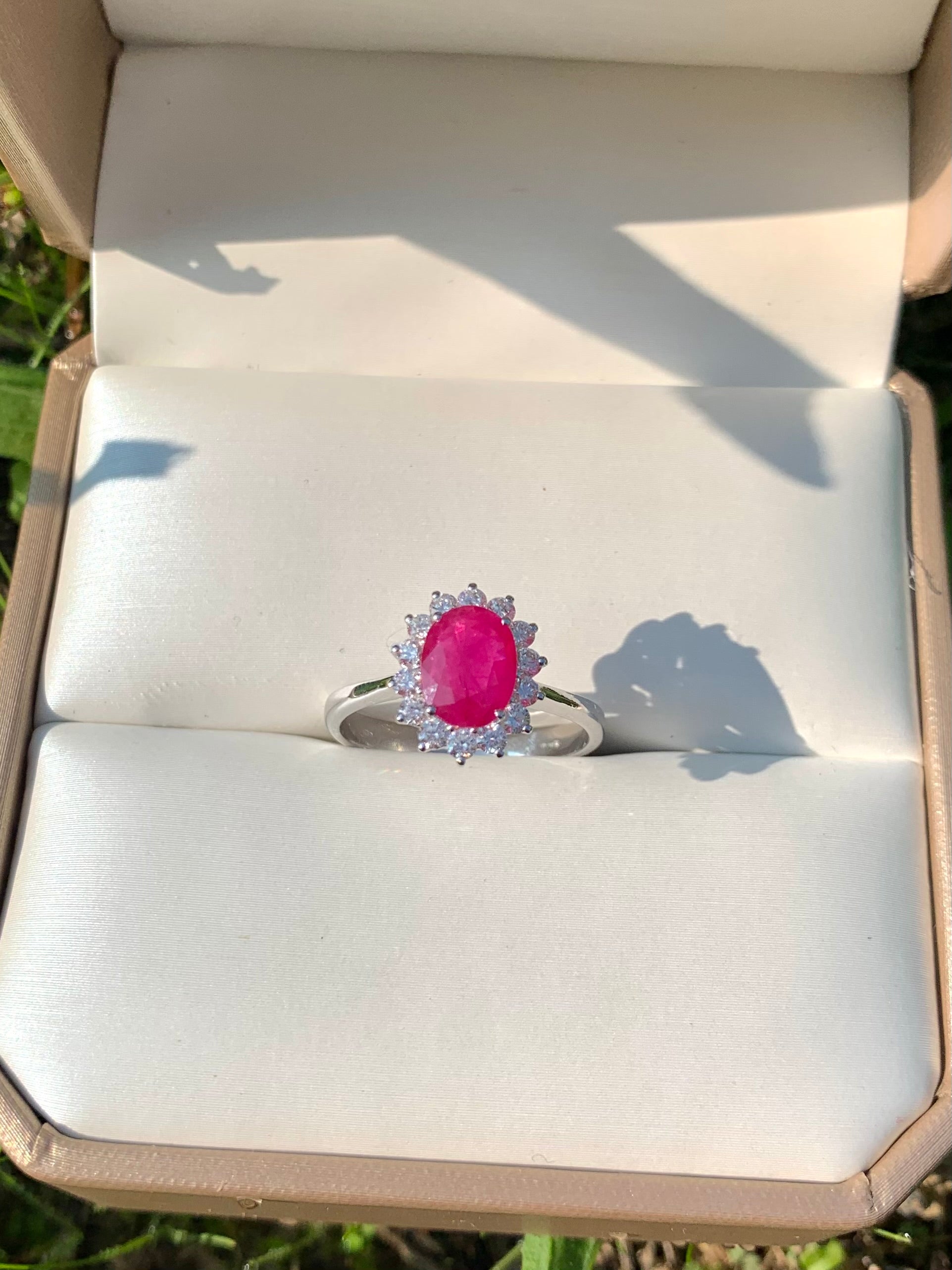 ANELLO CON RUBINO NATURALE 1.50ct E DIAMANTI 0.24ct