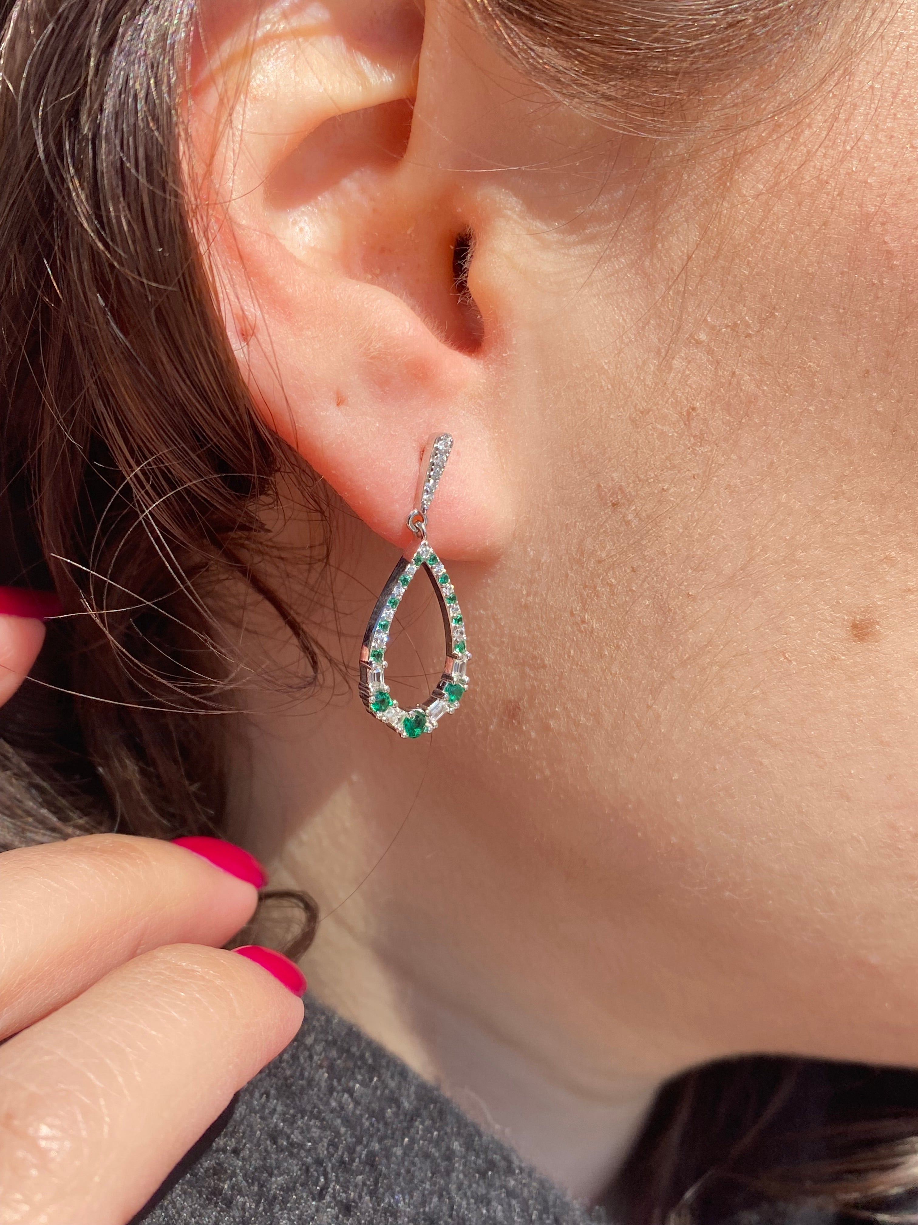 Orecchìni esclusive con baguette luminose