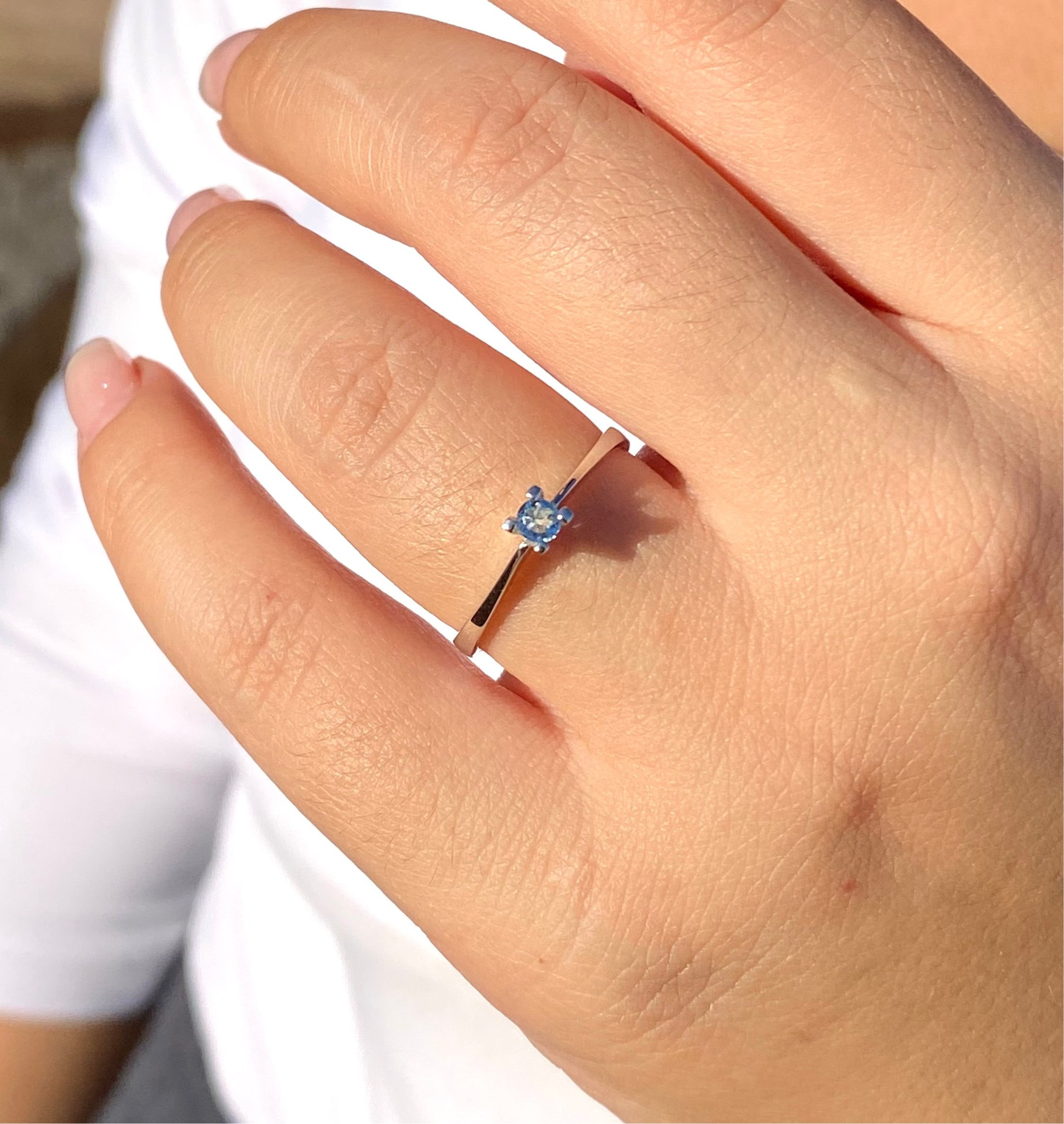 Anello Solitario con acquamarina naturale