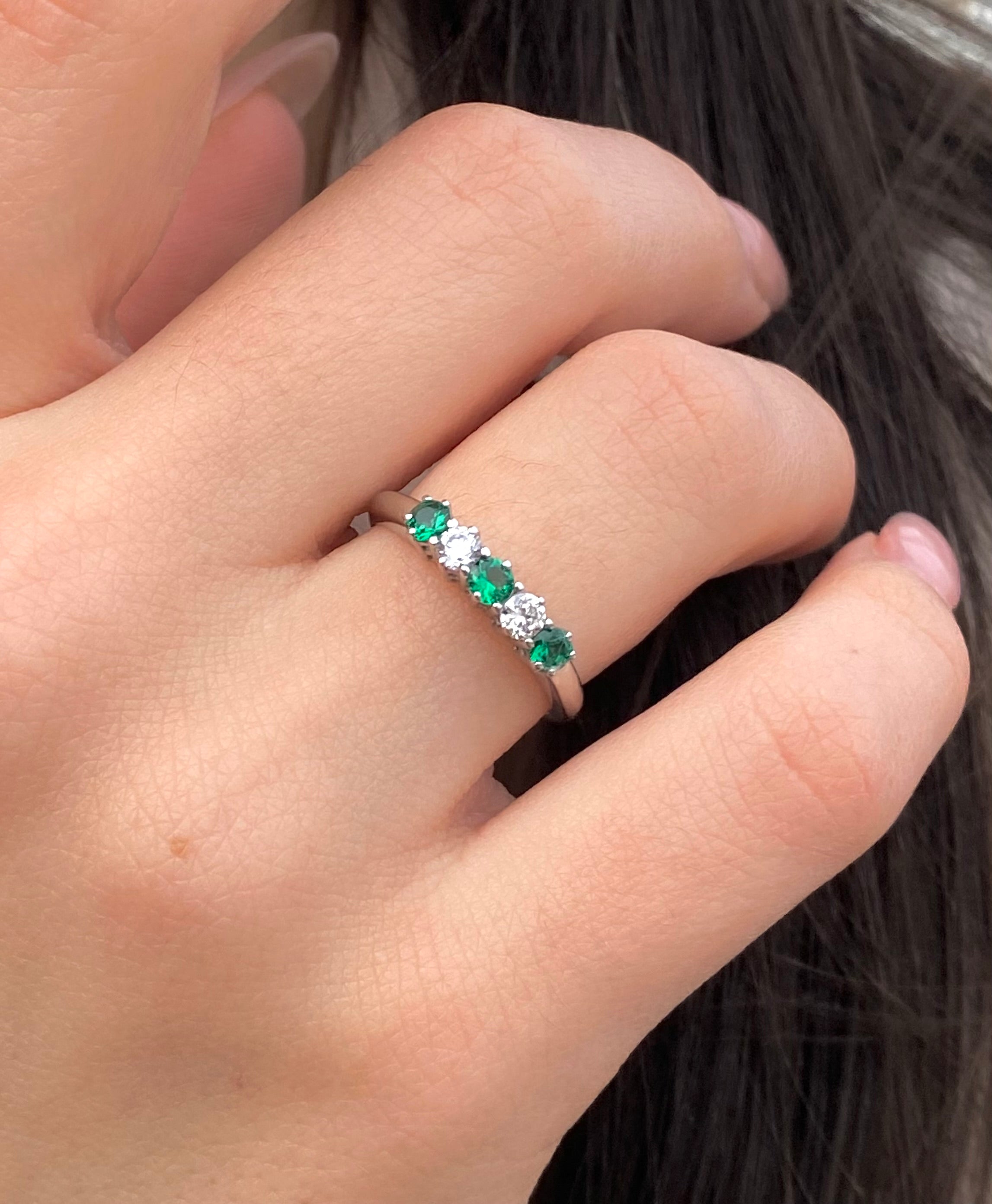 Anello semi Veretta verde smeraldo alternata