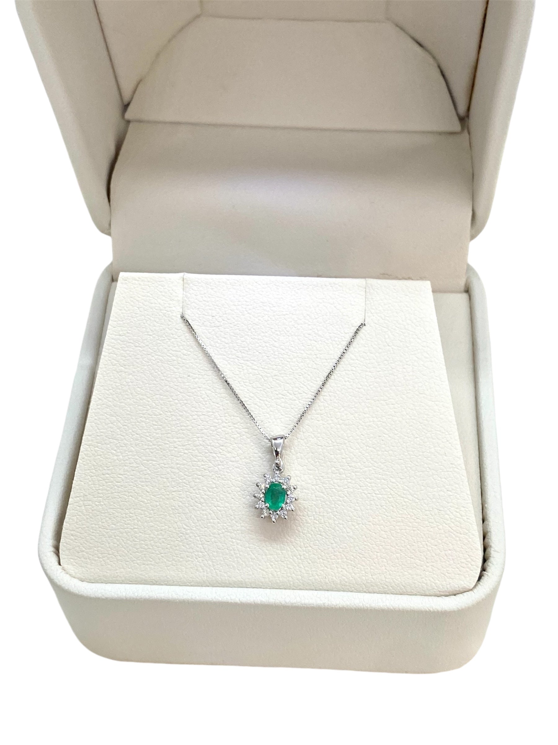 COLLANA IN ORO BIANCO CON SMERALDO NATURALE E DIAMANTI 0,11 CT