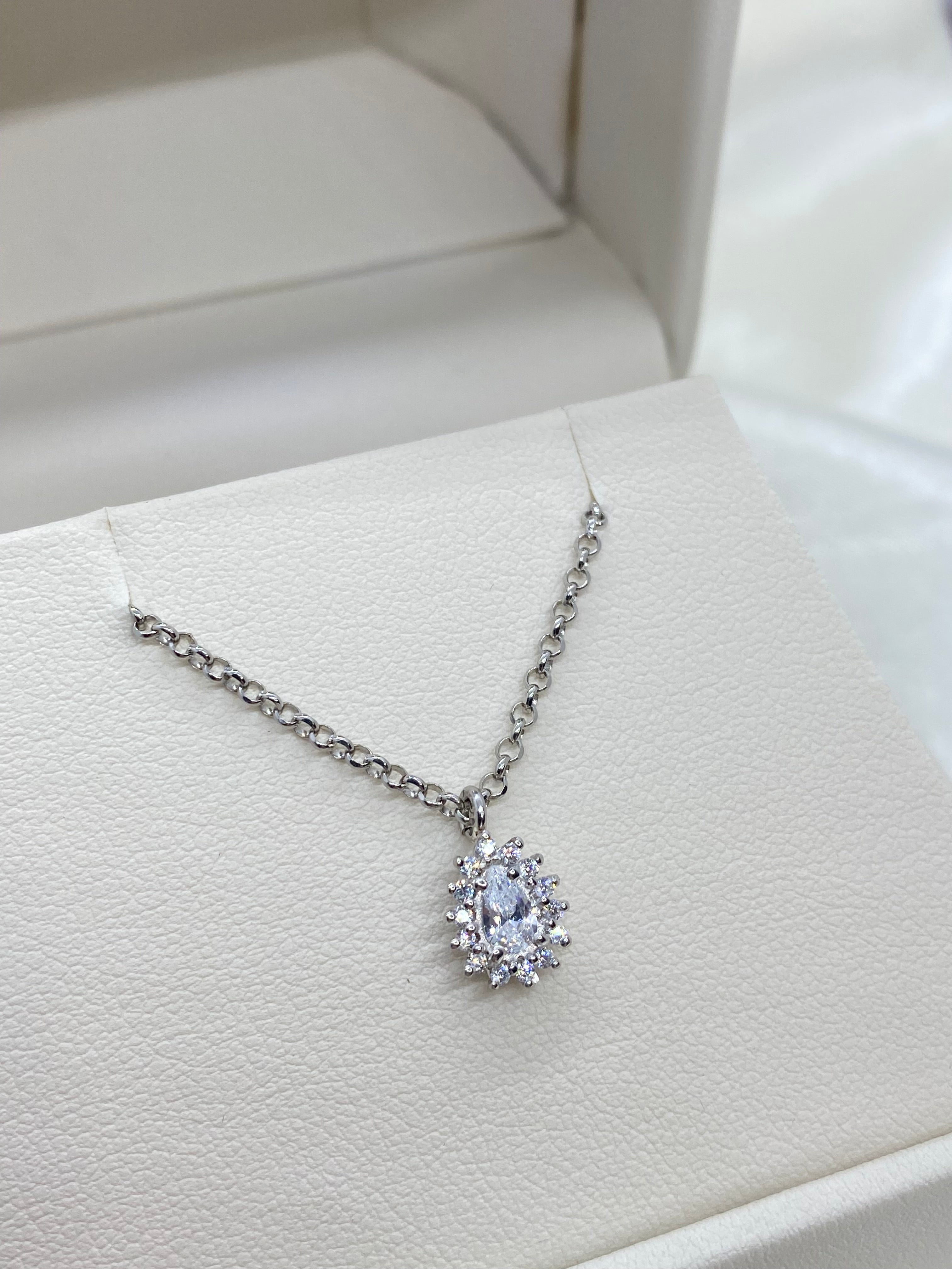 Collana goccia luminosa