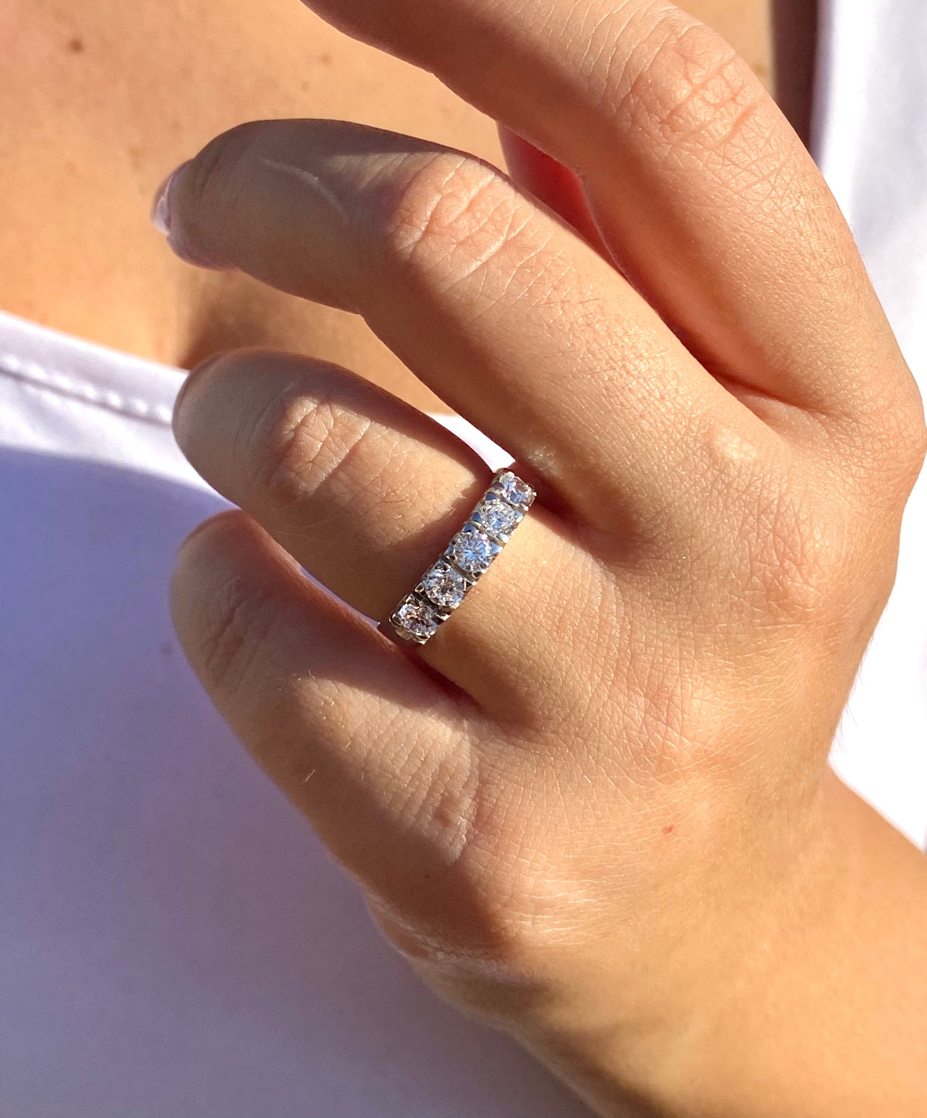 Anello Riviera Shine