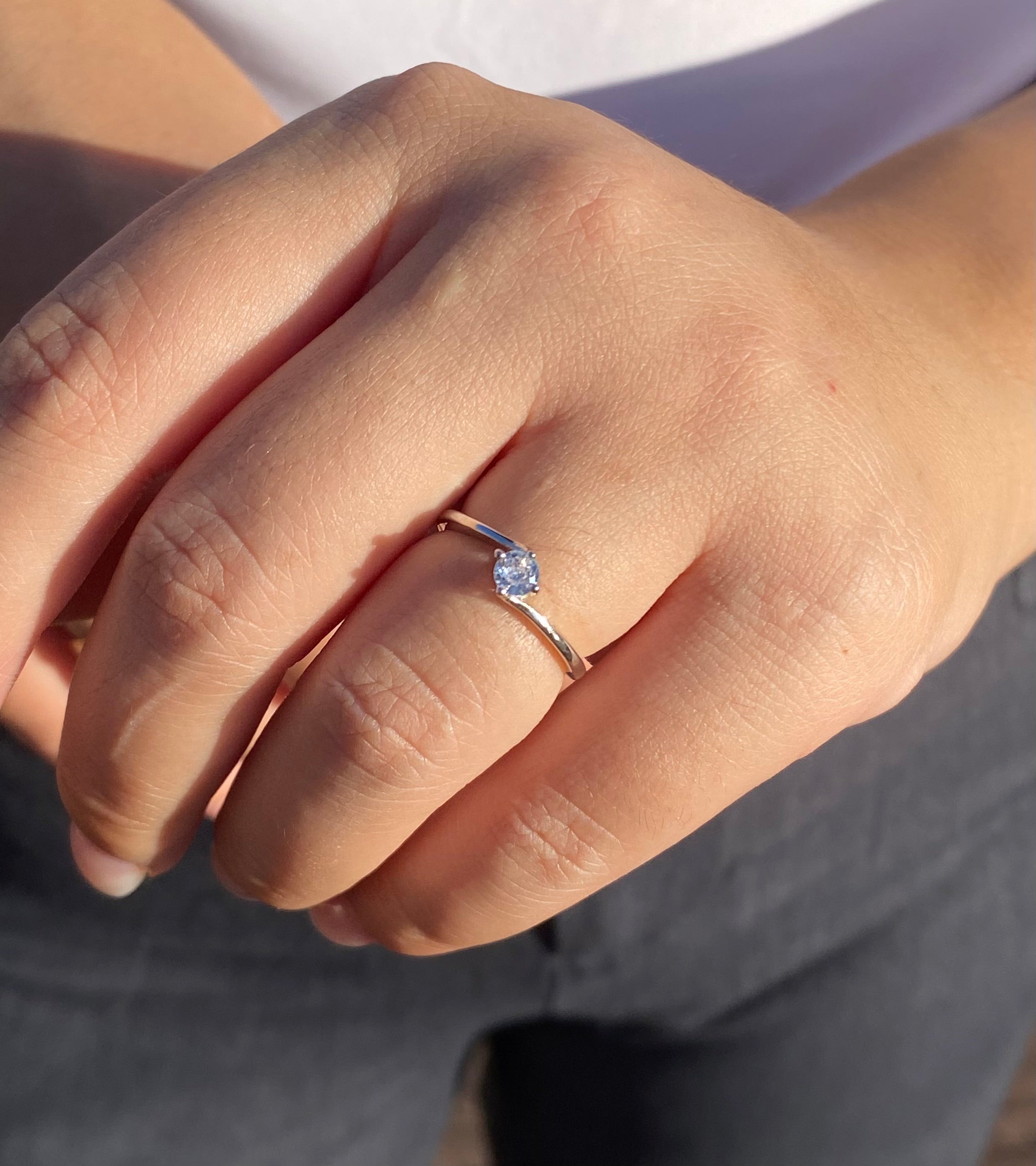 Anello mini solitario valentino