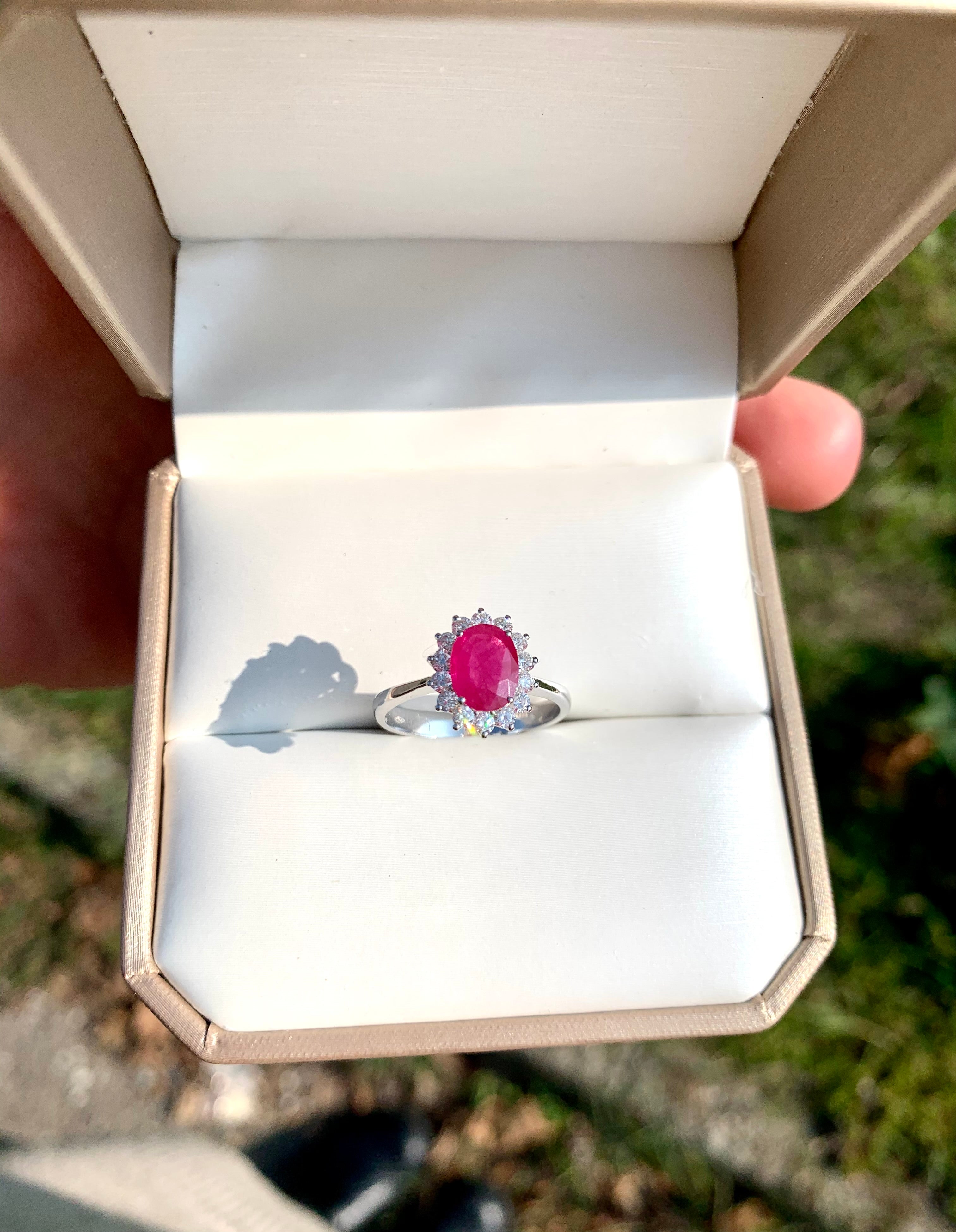 ANELLO CON RUBINO NATURALE 1.50ct E DIAMANTI 0.24ct