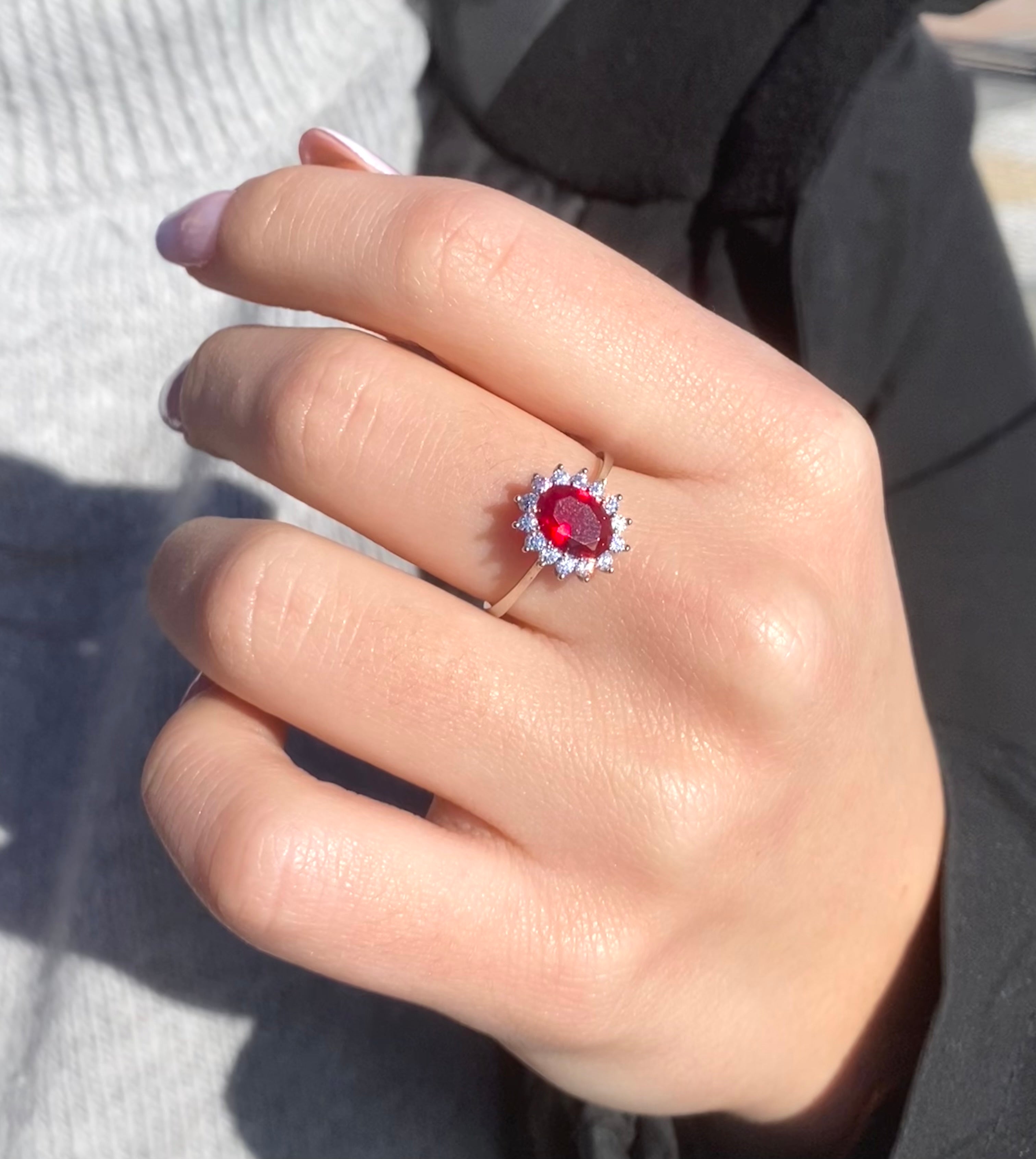 Anello luminoso rosso rubino