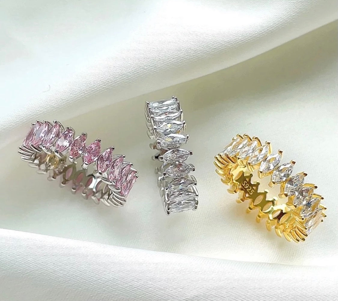 Anello eternity navette