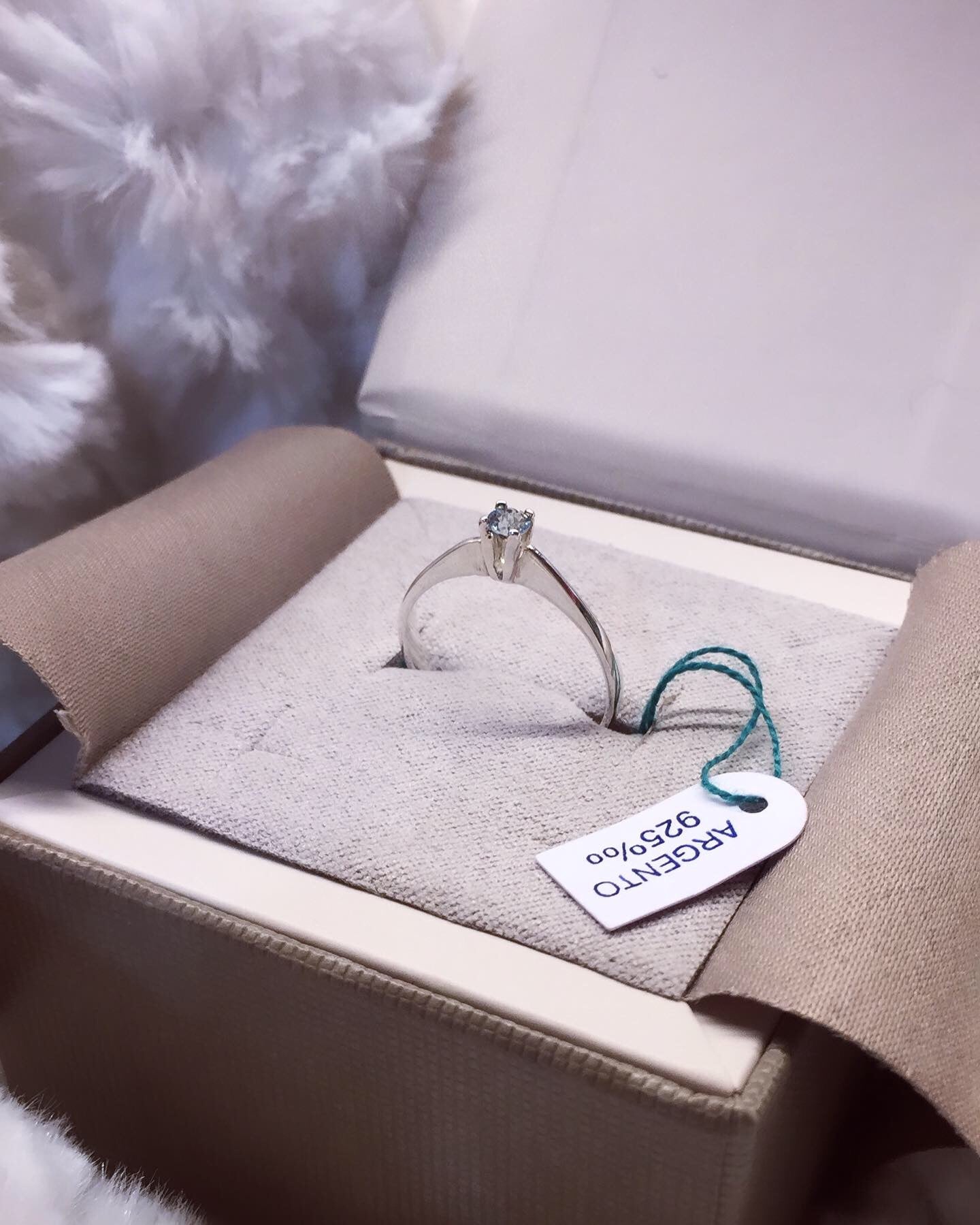 Anello Solitario con acquamarina naturale