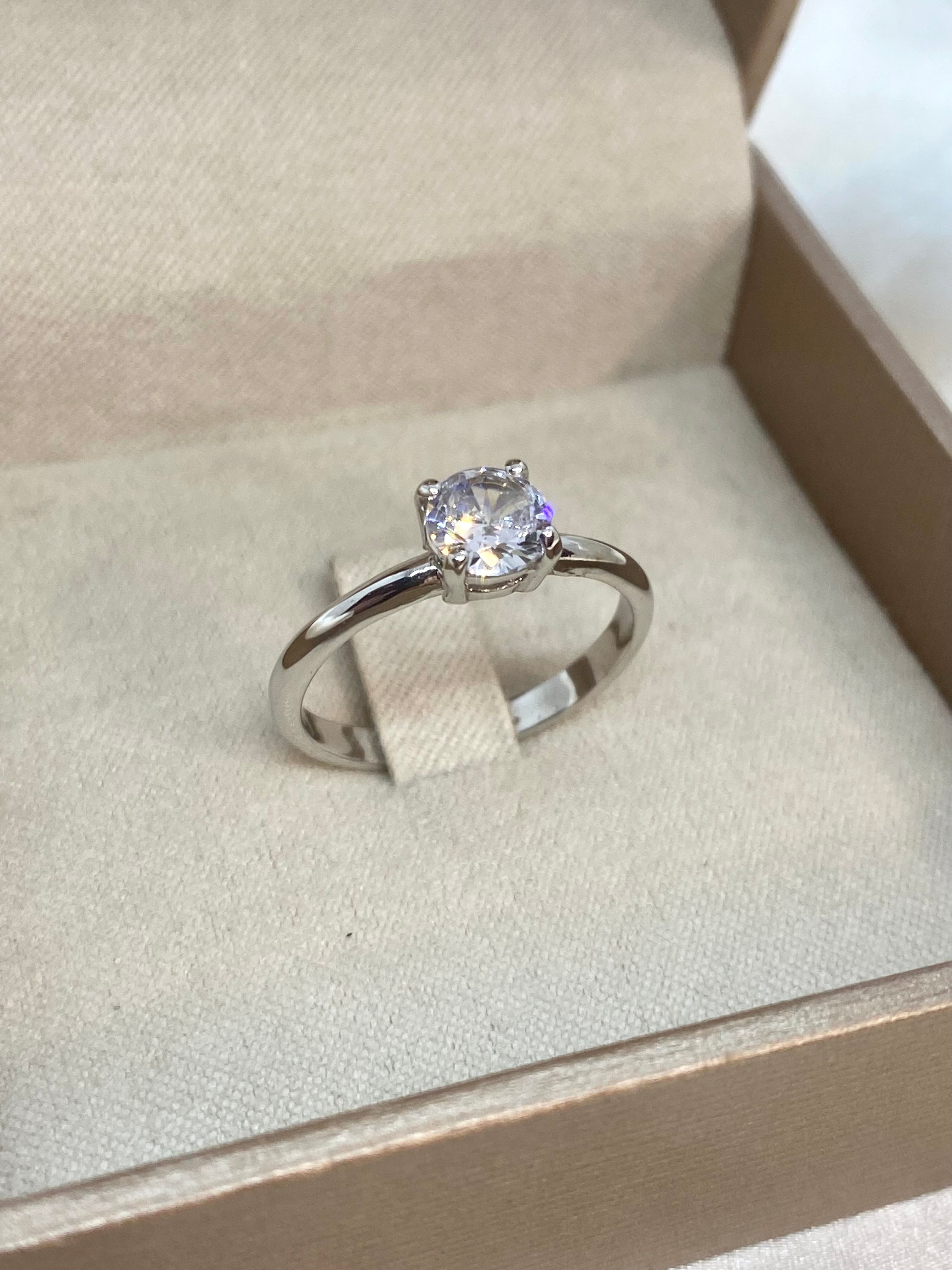 Solitaire ring