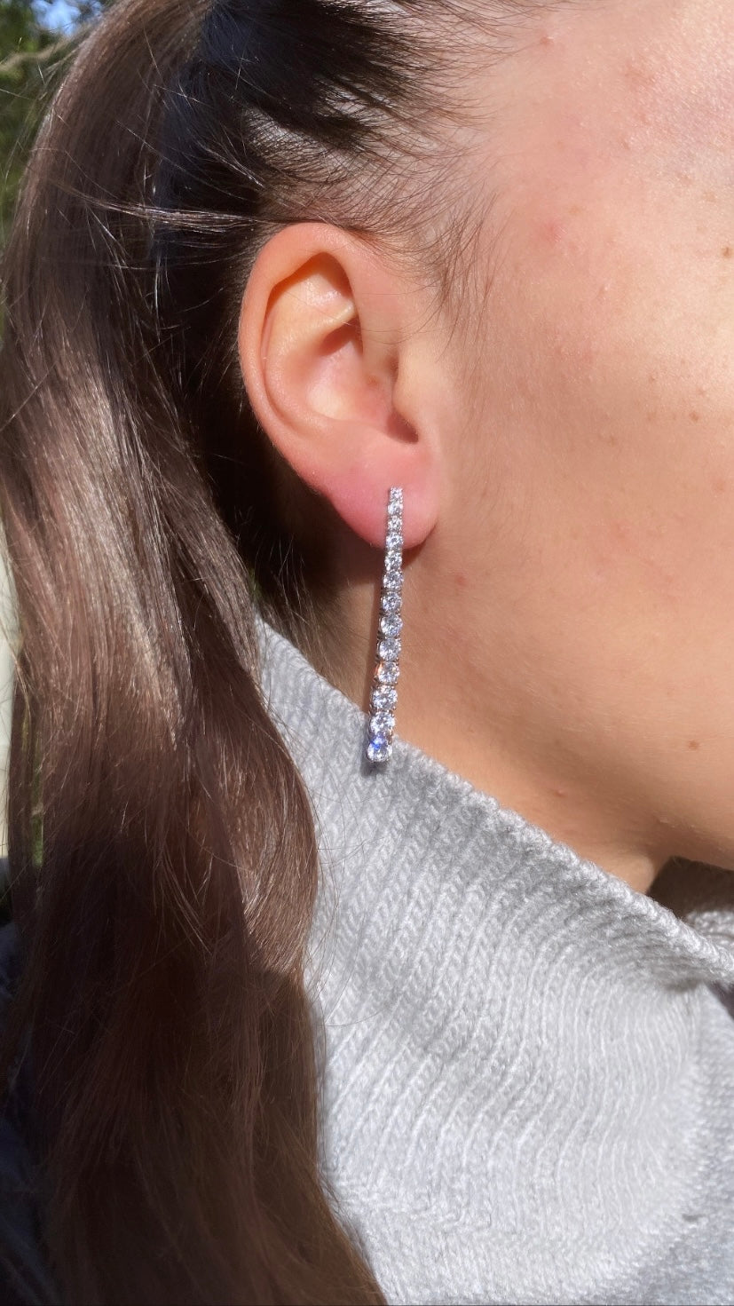 Climbing tennis earrings