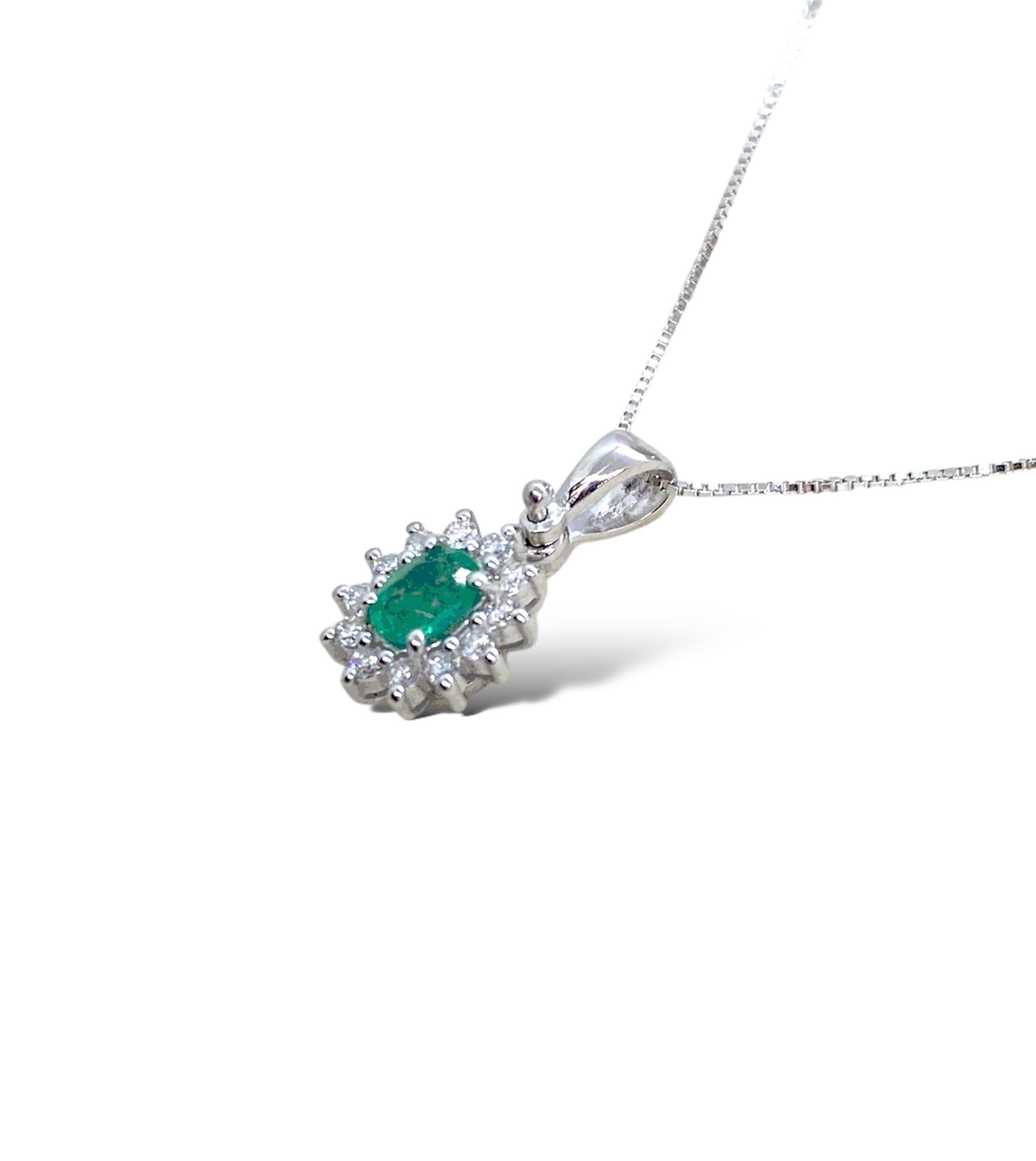 COLLANA IN ORO BIANCO CON SMERALDO NATURALE E DIAMANTI 0,11 CT