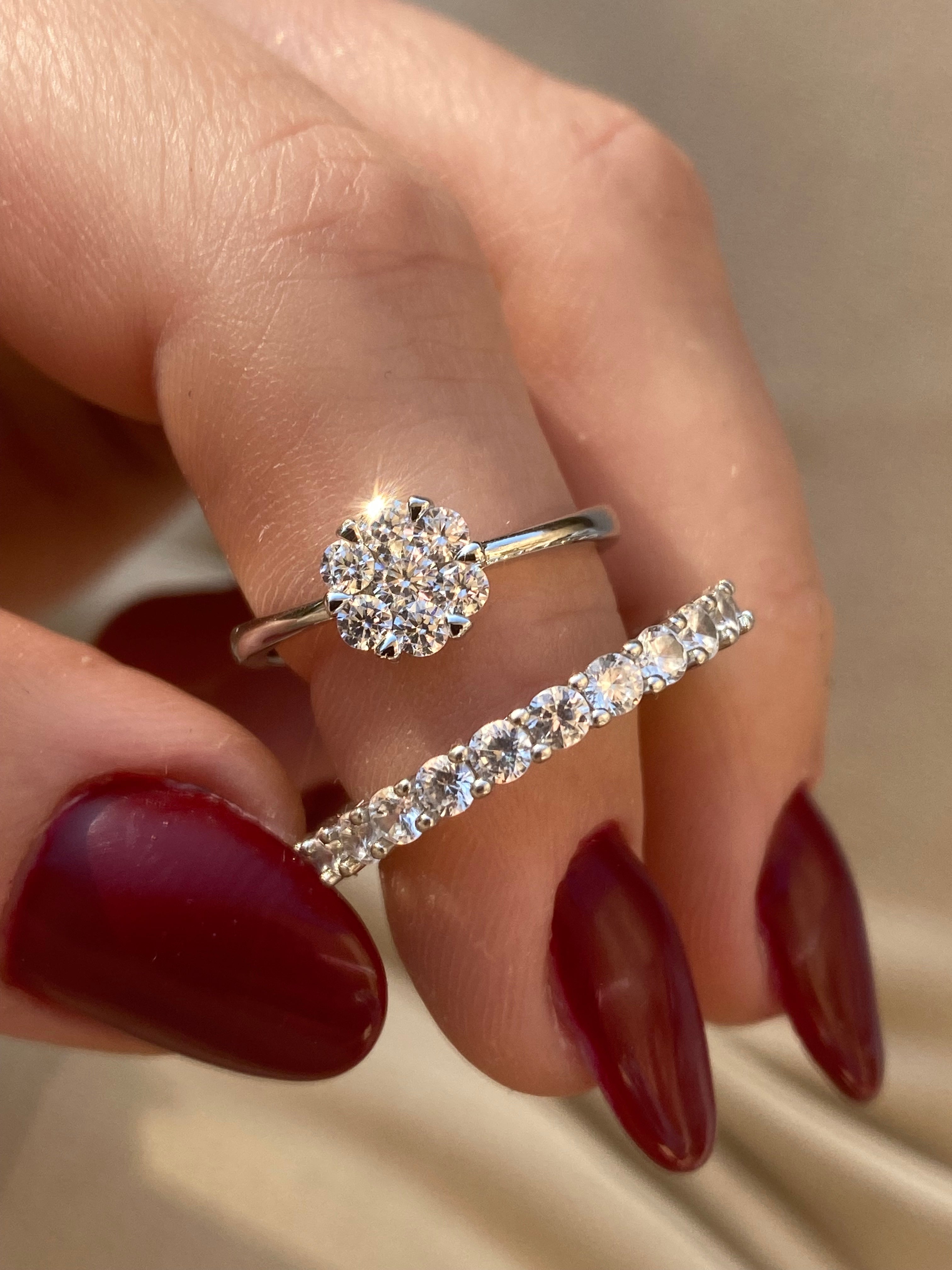 Glittering band