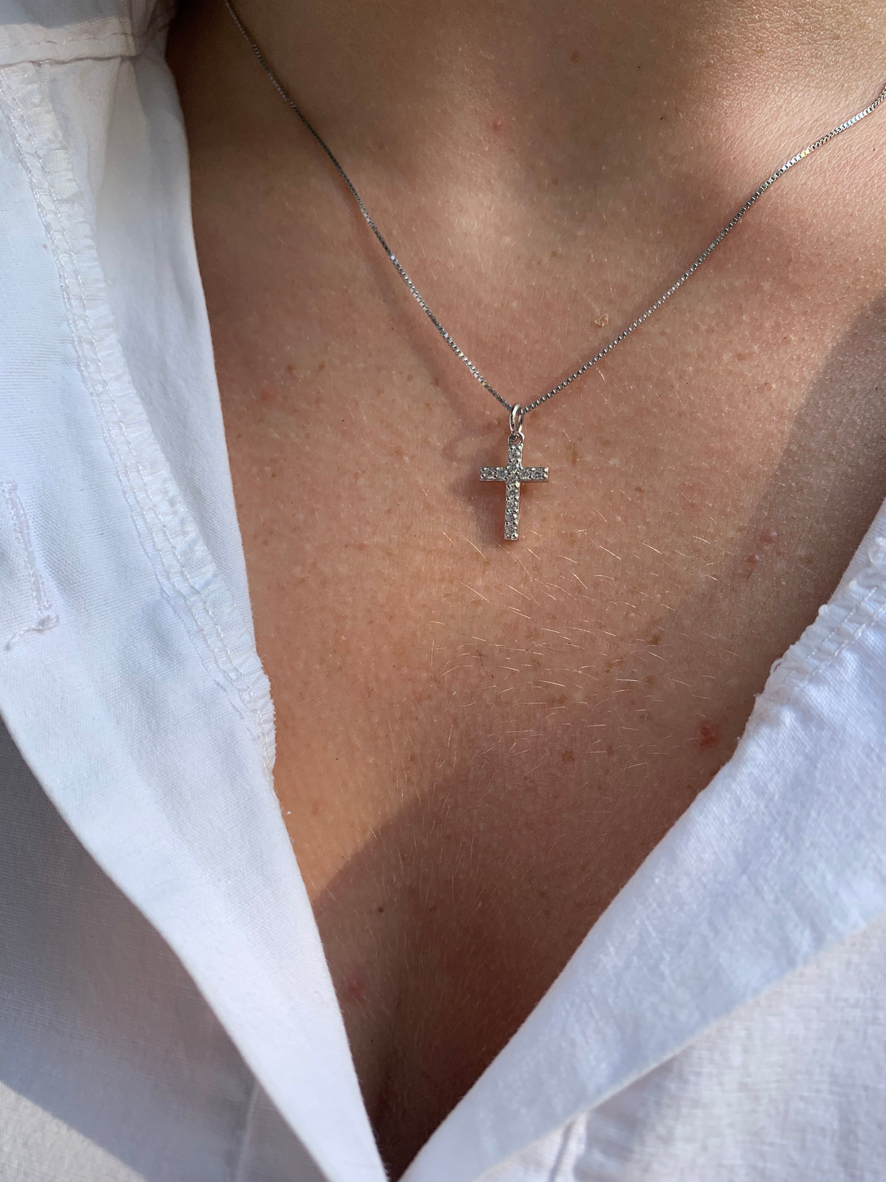 Mini cross shine necklace