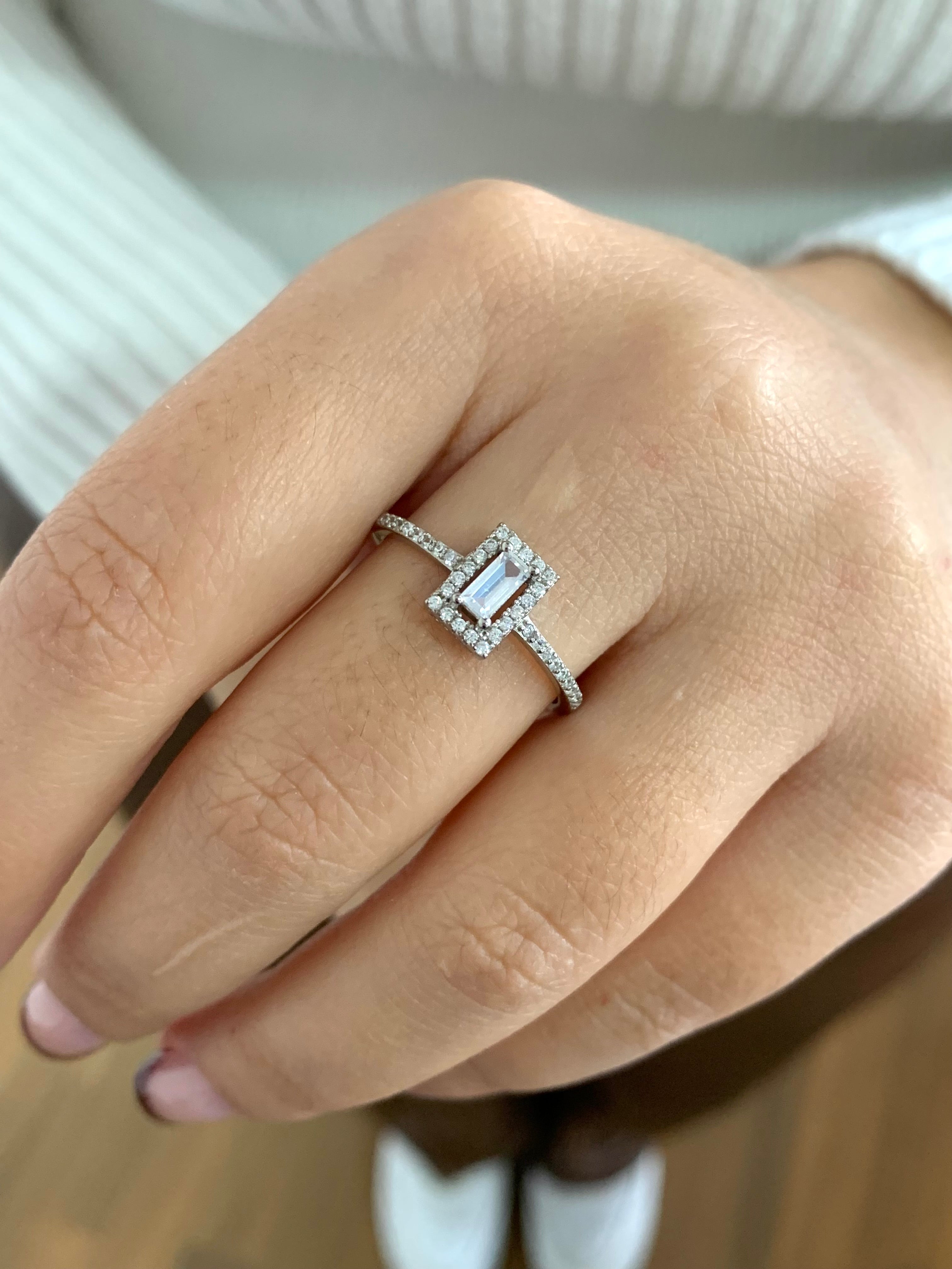 Micro baguette ring