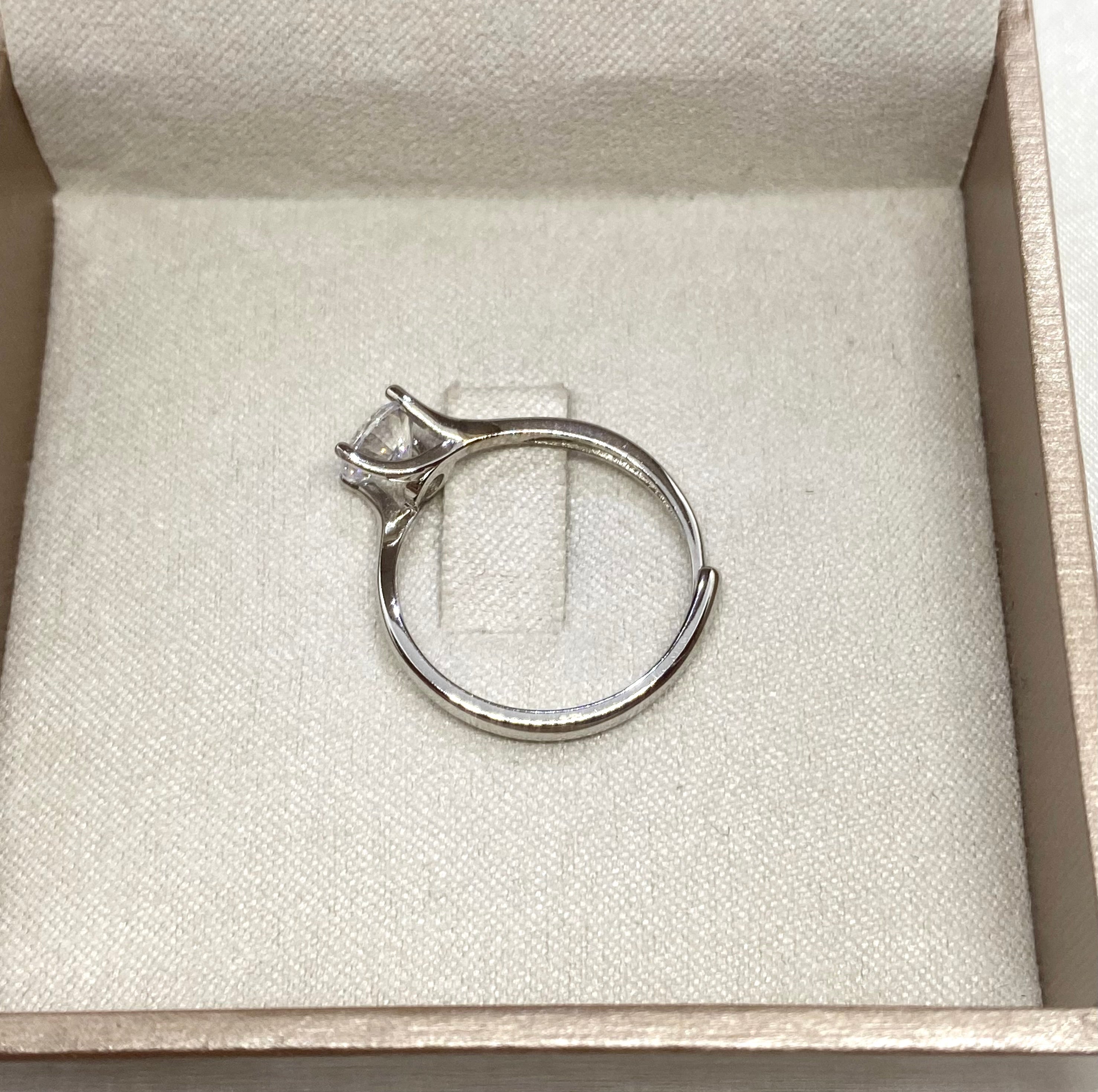 Valentino solitaire ring