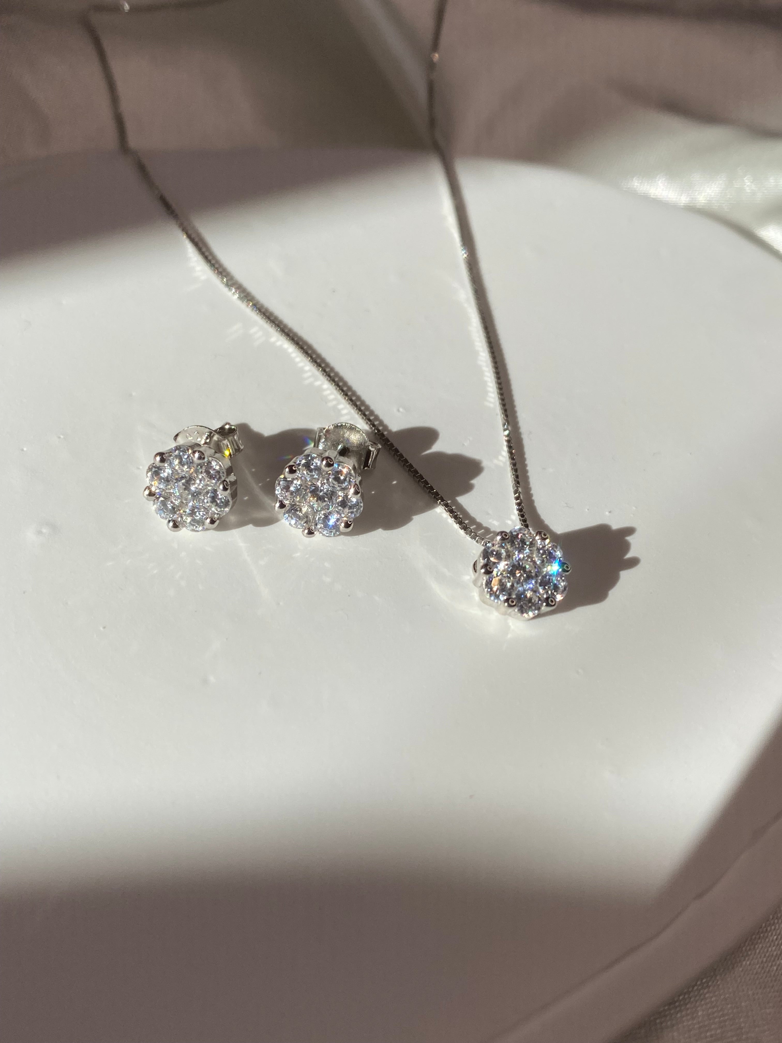 Flower necklace