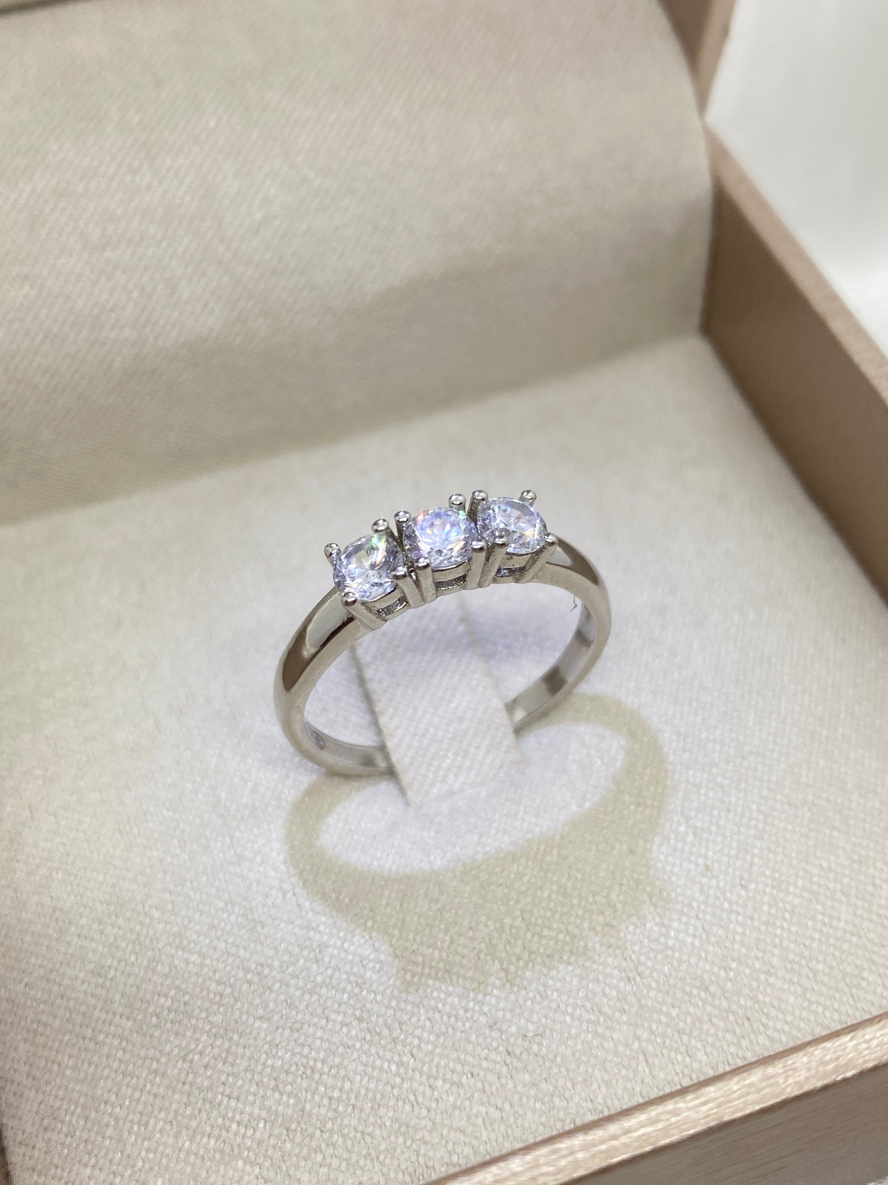 Trilogy ring