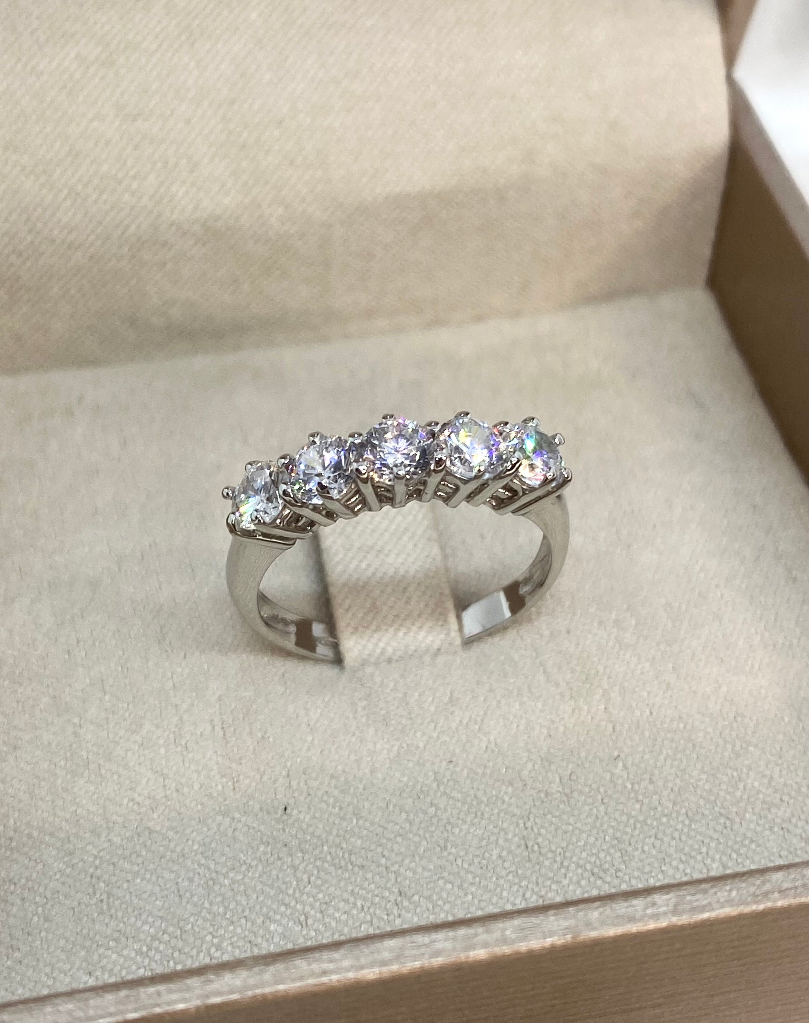Veretta Luxury ring
