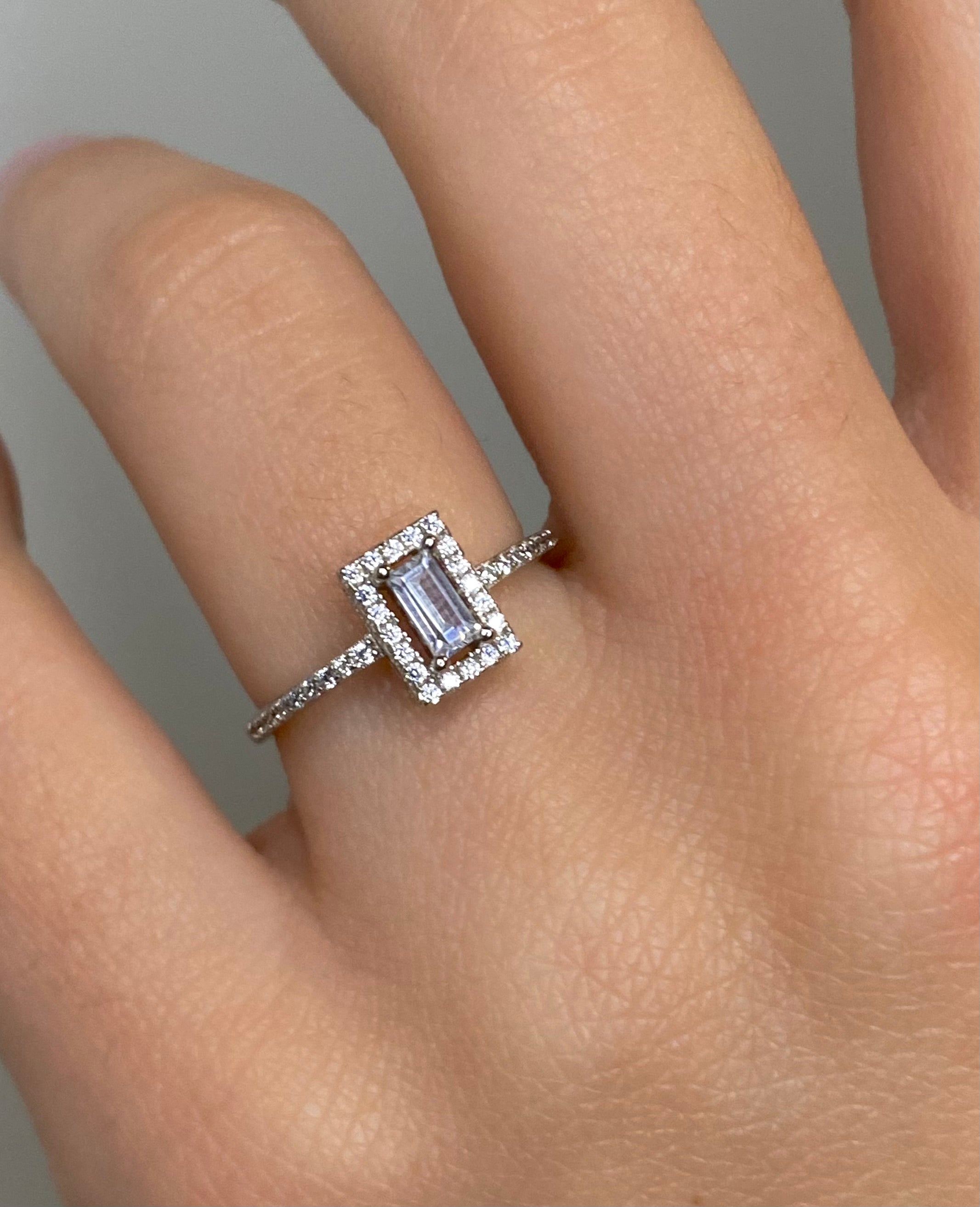 Micro baguette ring