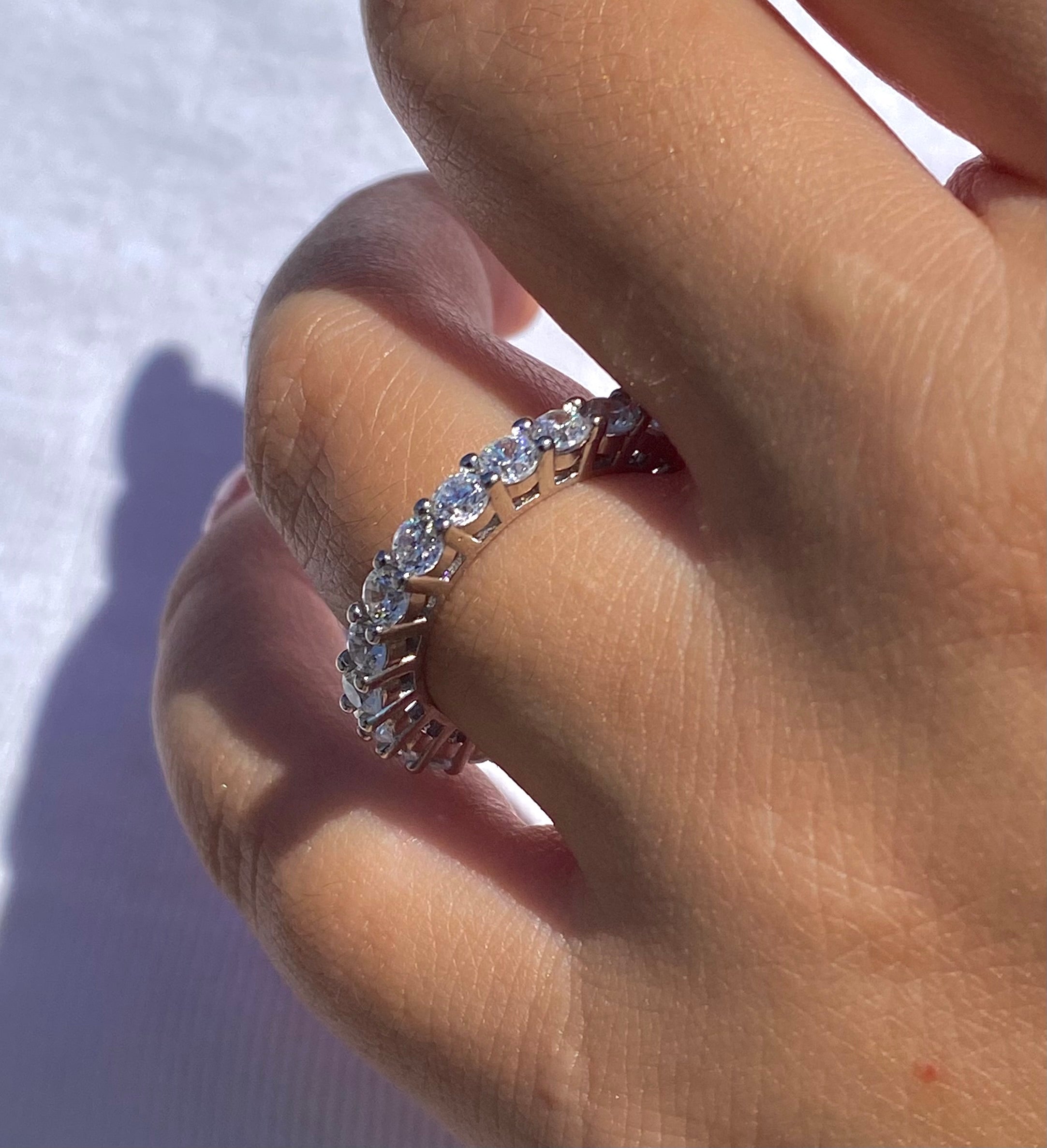 Glittering band