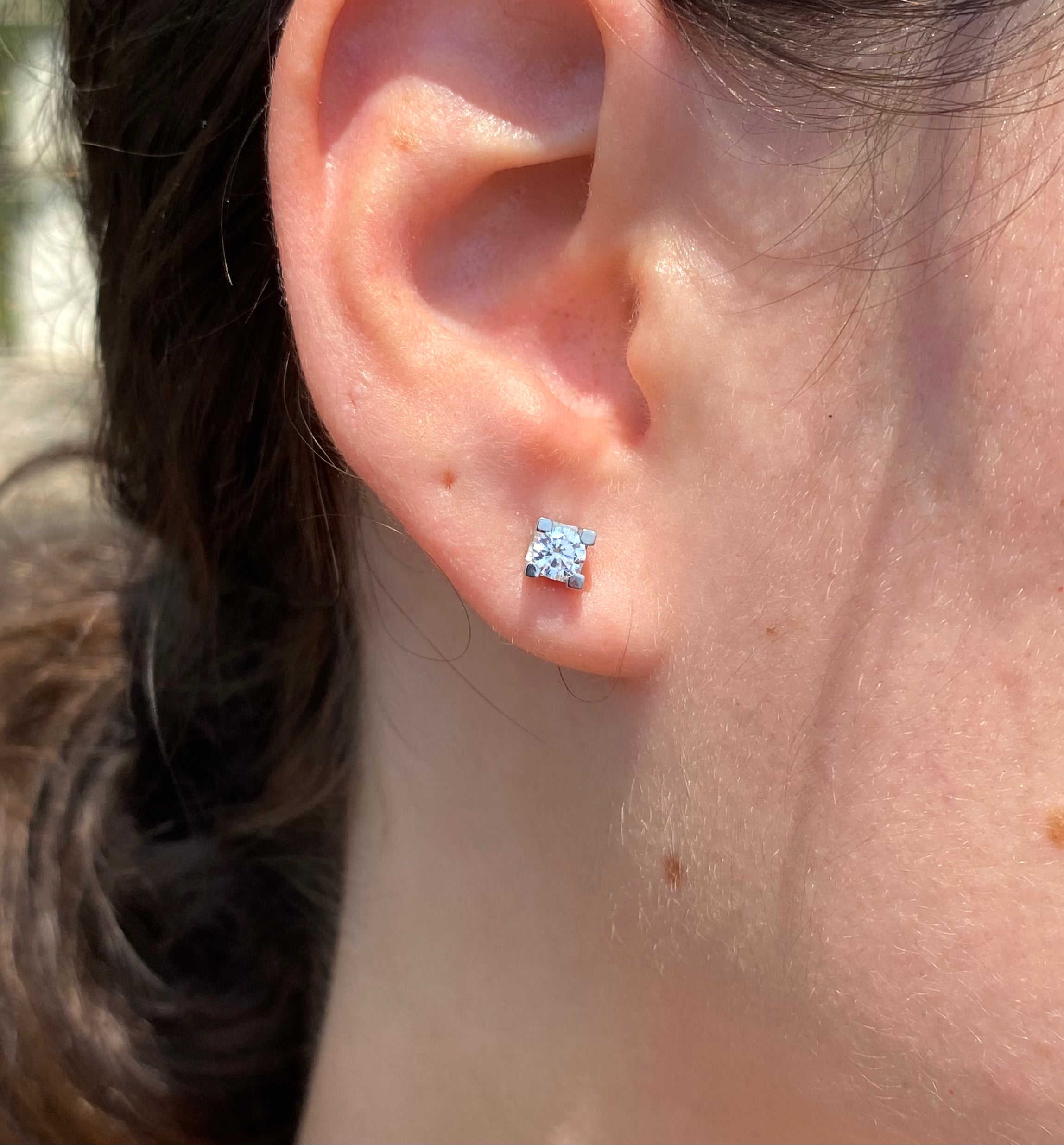 Square light point earrings