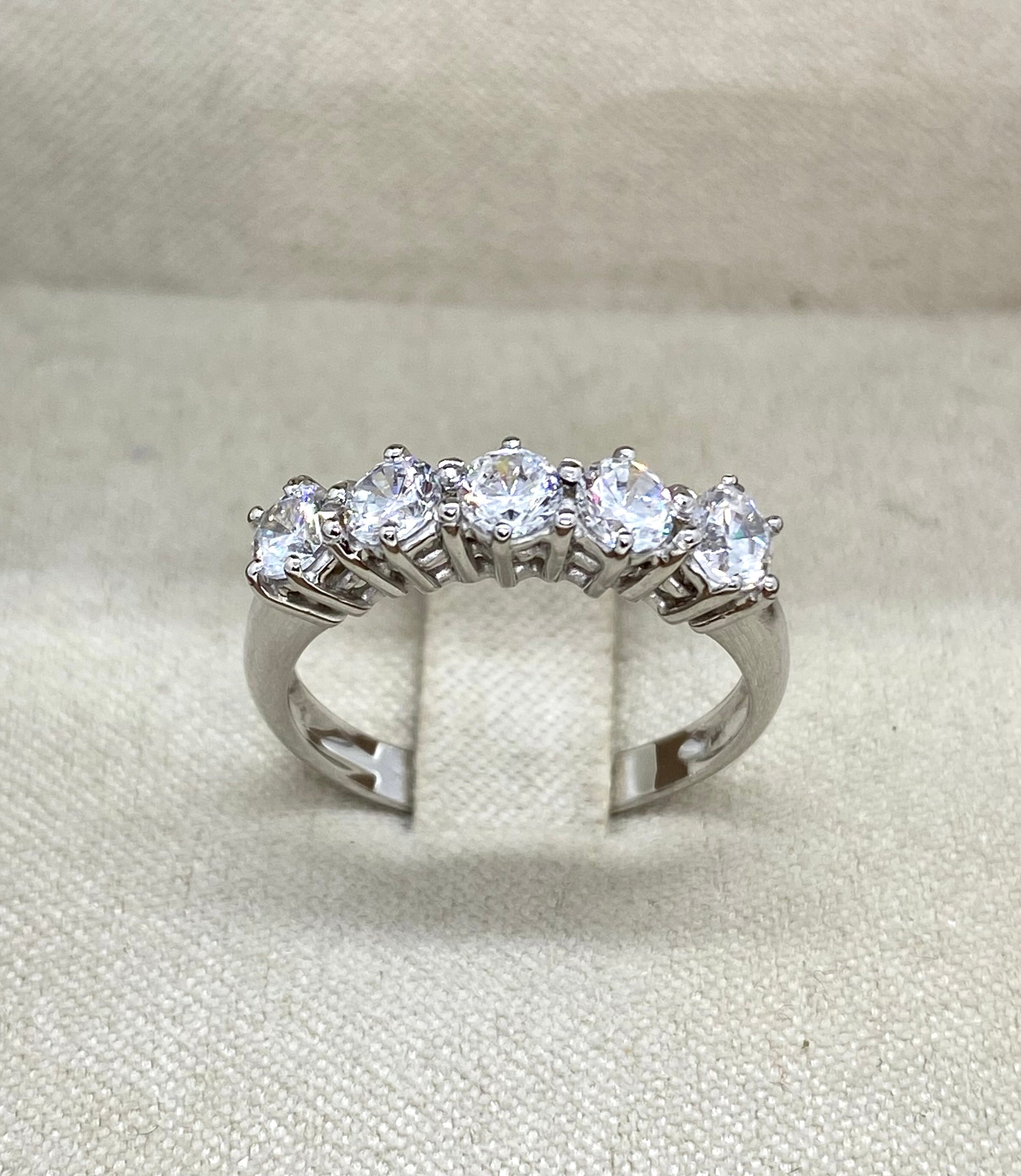 Veretta Luxury ring