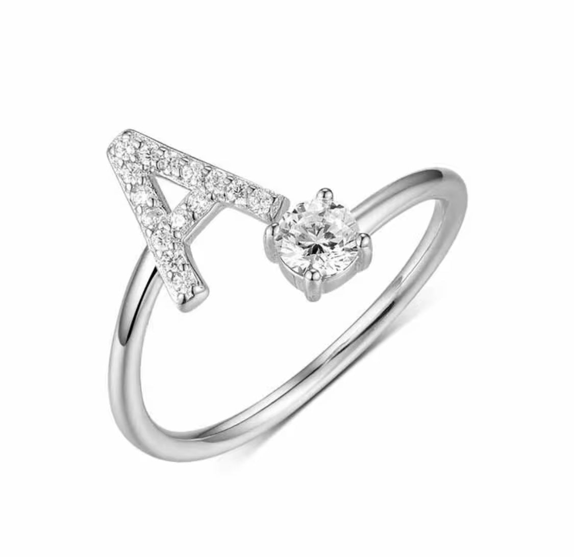 Anello lettera in oro 18kt