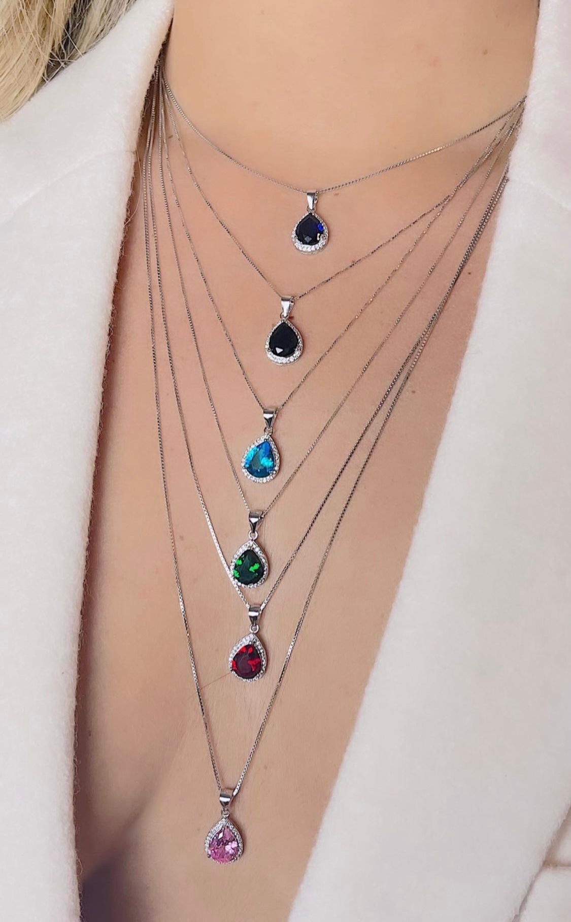 Luminous drop necklace