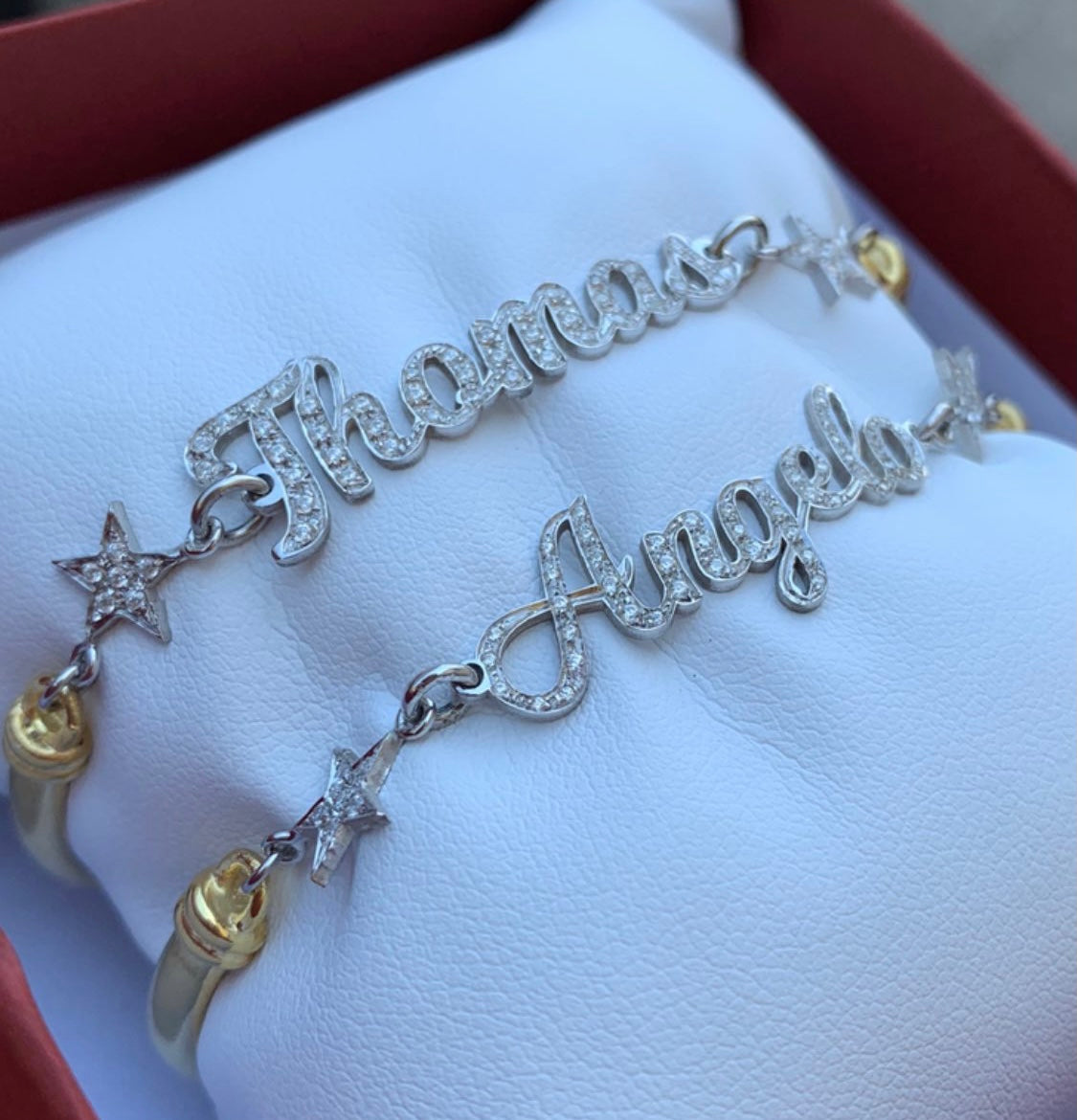 Bracelet with two-tone name