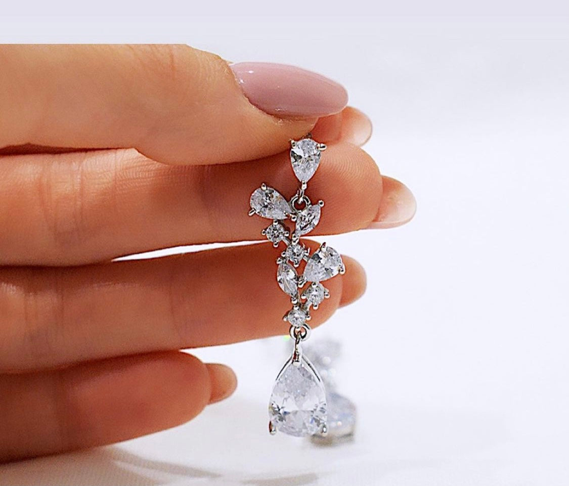 Drops earrings