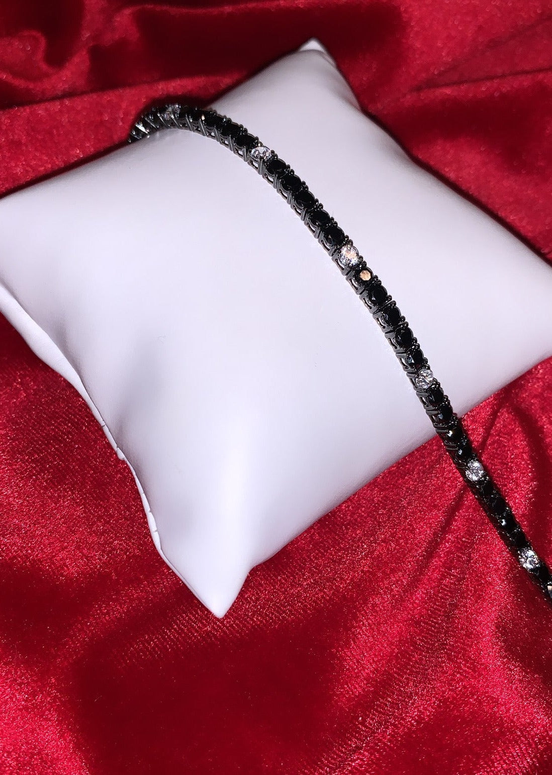 Two-tone tennis bracelet