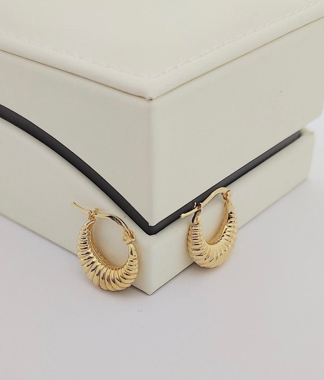 Band earrings
