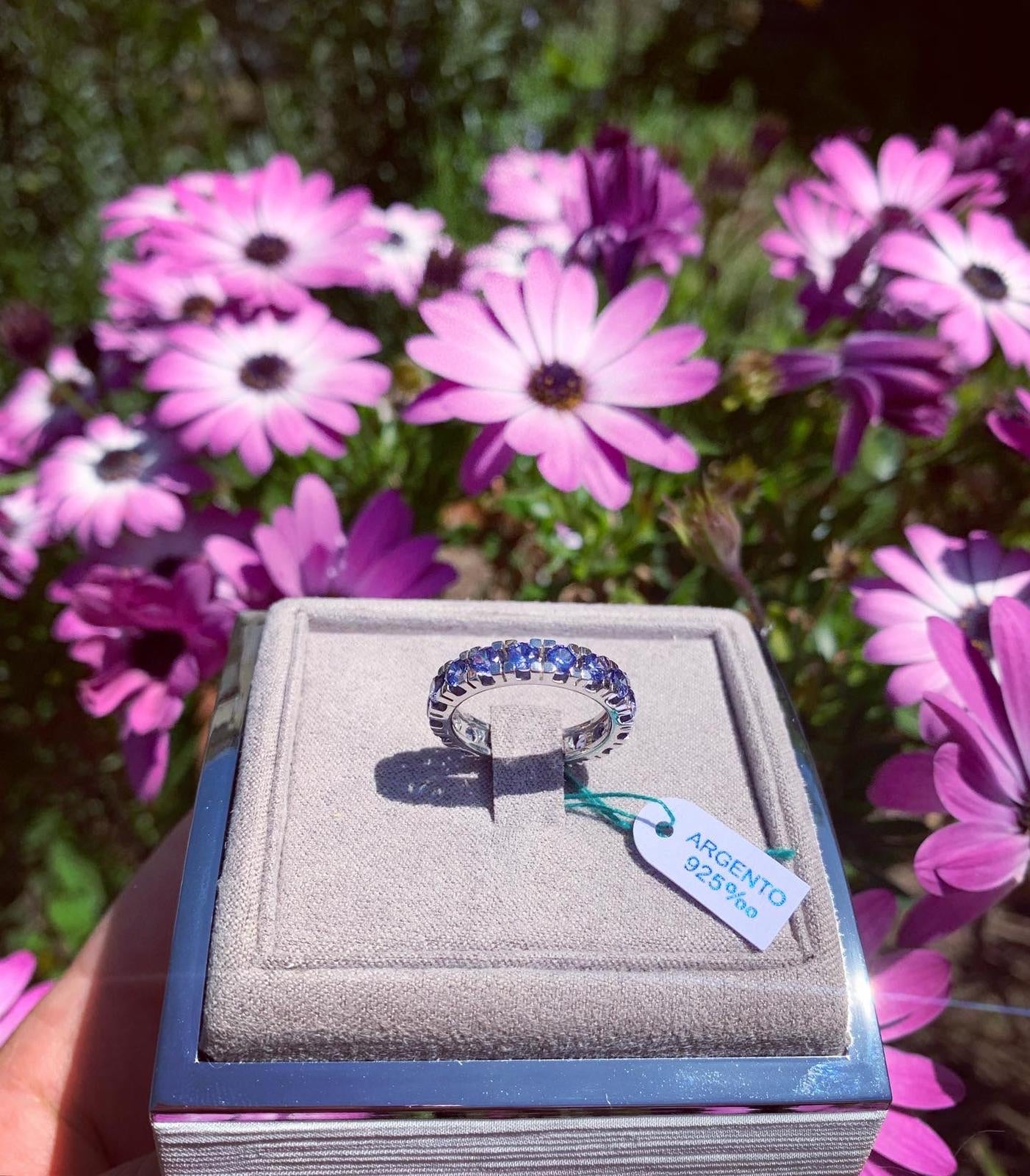 Anello eternity con Tanzanite